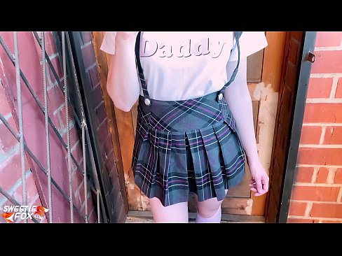 ❤️ Umntwana wesikolo Umunca induku yakhe ngokunzulu kwaye uyalala endaweni yeeklasi. ❤❌ kumanyala xh.hqpornvideos.ru ❌️